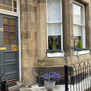 Appartement Lovely Main Door 2 Bed, EDI