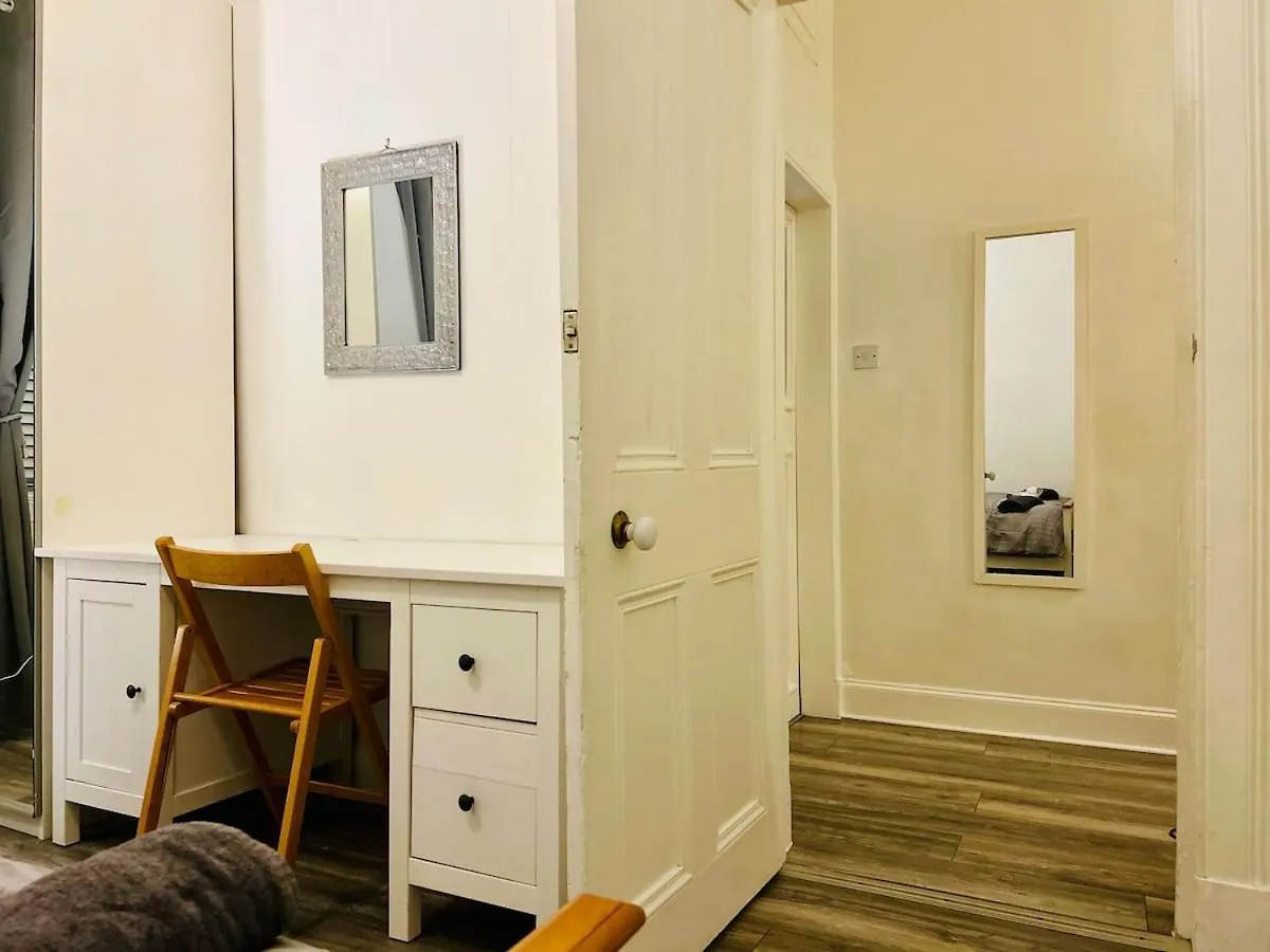 Edinburgh Attractions Retreat Apartment