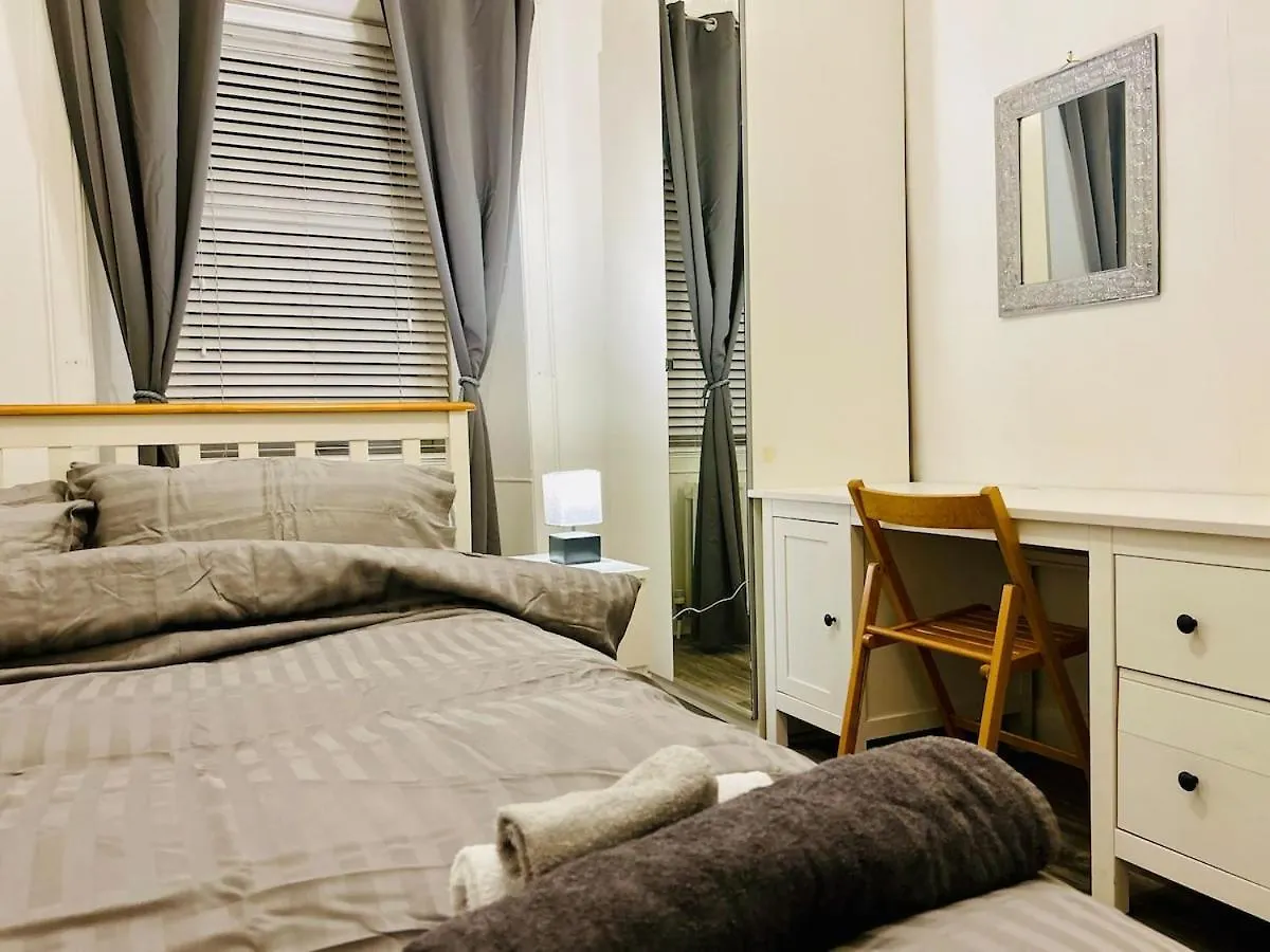 Edinburgh Attractions Retreat Apartment